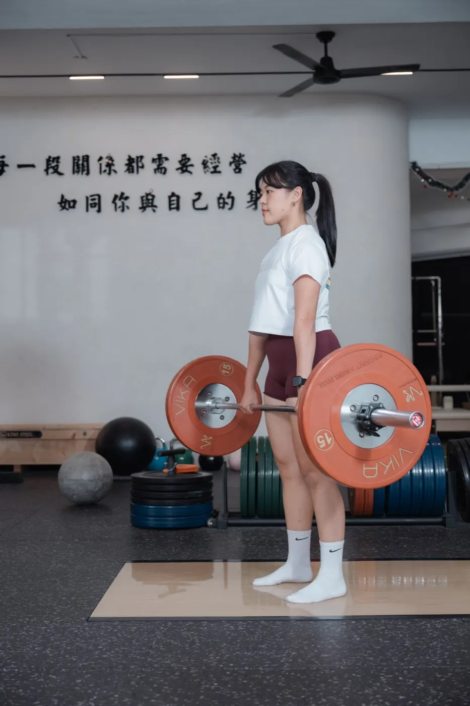 純浪力量重量訓練課程:學員於文平店進行硬舉訓練